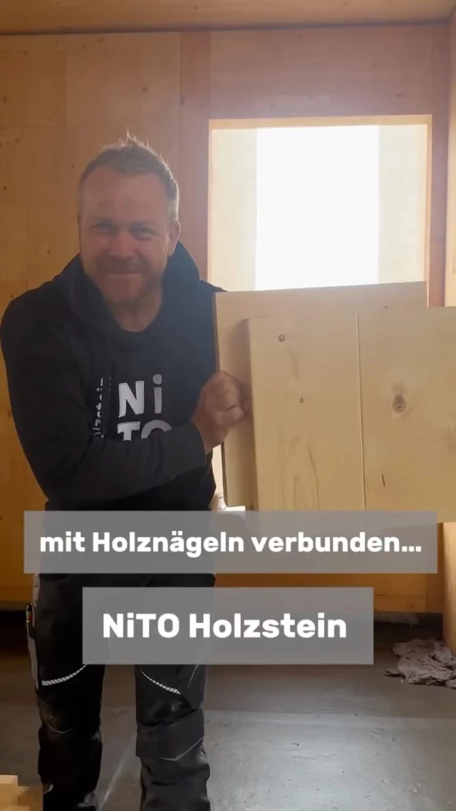 Unser Vollstein Setzt Sich Aus 6 Bohlenabschnitten Zusammen.
Die Nadelholzbohlen Werden Von Holznägeln Zusammengehalten, Also Leimfrei Verbunden.
Die Holznägel Der Firma Beck Machen Unseren Holzstein Zu Einem Keislauffähigen Produkt.
@Beckfastening 
Mit Den Geraden Mal 10Kg, Die Der Holzstein Wiegt, Ist Er Handlich Und Ohne Viel Technick Zu Verbauen.
Unser Baustoff Ist Zugelassen Vom Deutschen Institut Für Bautechnik.
Mehr Infos Gibt’s Auf Unserer Seite!

#Leichtbau #Handlich #Baustoffe #Hausbau #Vollholz #Holz #Nachhaltigesbauen #Bauen
