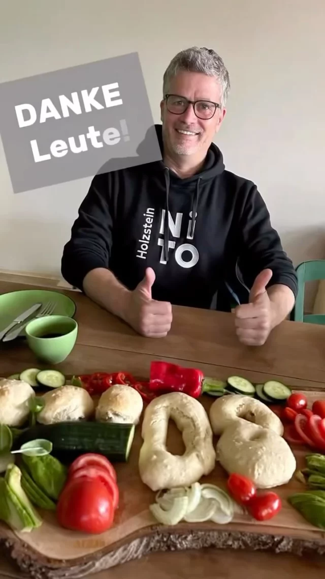 Mega! Sooo Viele Von Euch Folgen Uns!
Wir Haben Viel Spaß Mit Euch Und Natürlich Auch Mit Unserem Holzstein!
Unsere Idee Mit Einem Nachwachsenden Rohstoff Ein Produkt Zu Entwickeln, Was Sich Zum Bauen Eignet Hat Geklappt. 
Wir Zeigen Euch Hier Gerne Wie Es Funktioniert Und Welche Fortschritte Wir Machen!
Wenn Ihr Lust Habt Bleibt Dran, Da Liegt Noch Sooo Viel Vor Uns!

#Holzhaus #Follower #Hausbau #Holz #Vollholz